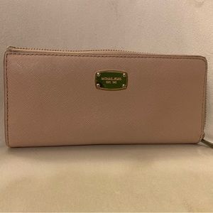 Michael kors wallet